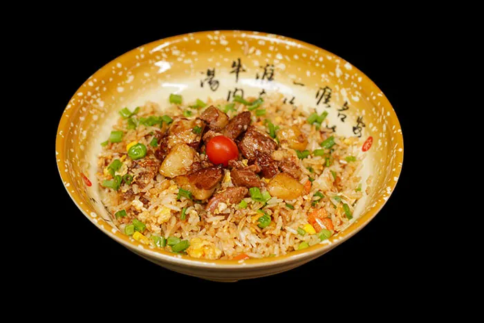 برنج سرخ شده گوشت 