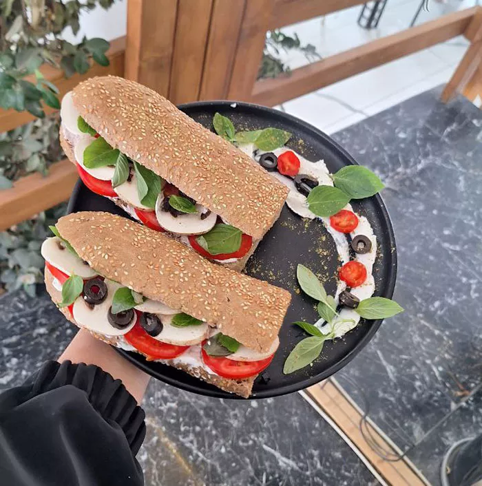پنینی پنیر سبزی