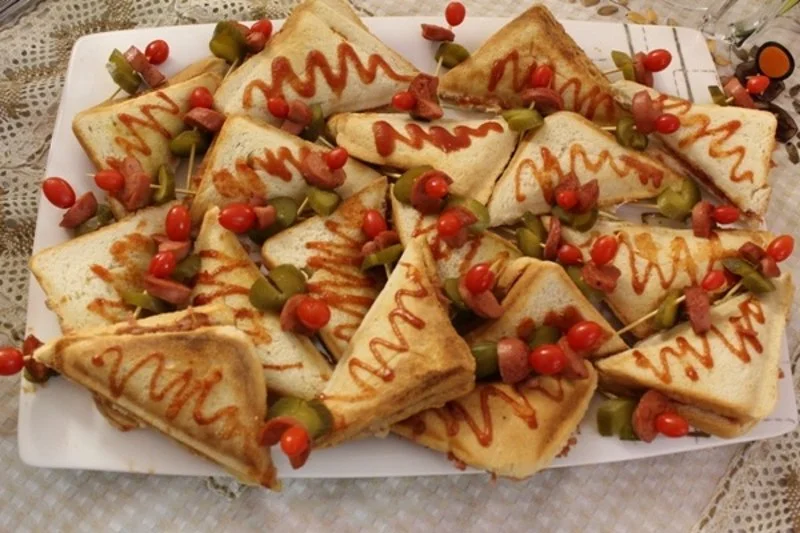 اسنک مثلثی کالباس