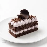 کیک شکلاتی خامه ای 