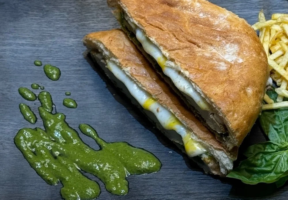 پنینی مرغ پستو